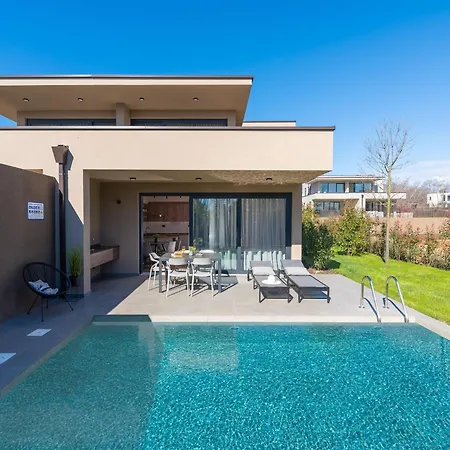Villa Modern With Private Swimming Pool