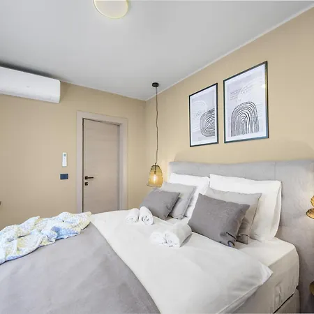 Modern With Private Swimming Pool Brtonigla