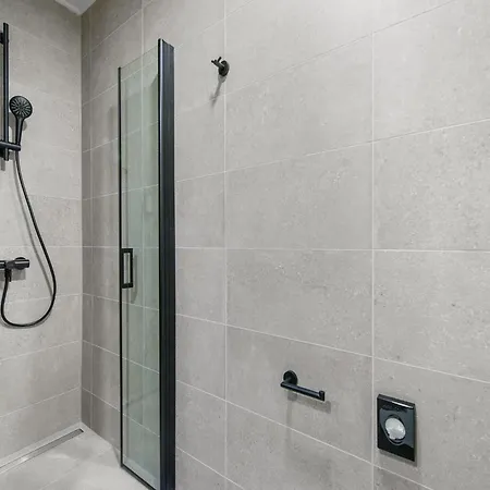 Modern With Private Swimming Pool Villa *