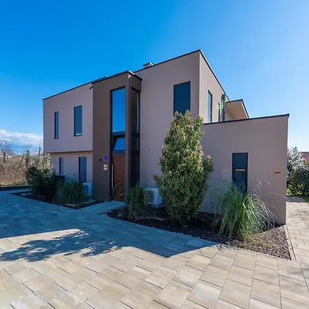 Villa Modern With Private Swimming Pool Brtonigla