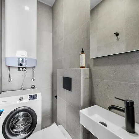 Modern With Private Swimming Pool Brtonigla