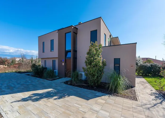 Villa Near In Istria Brtonigla